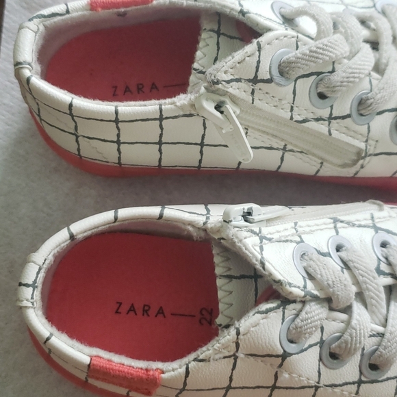 Shoes - Picture 2 of 4